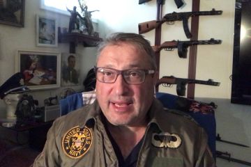 Американец отчитал украинцев за «мову»: «Очень дешево и глупо!»