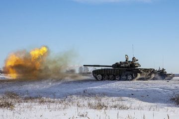 Танкисты ЦВО уничтожили бронемашины противника