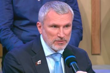 Российский депутат предложил выйти с автоматами против украинских патриотов