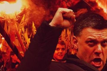 Тягнибок подскочил и, пятясь задом, сбежал с переговоров