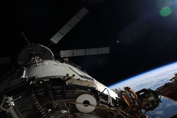 Злой Русский космос против мирной Америки