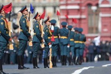 Украинцы захотели на Парад Победы в Москву