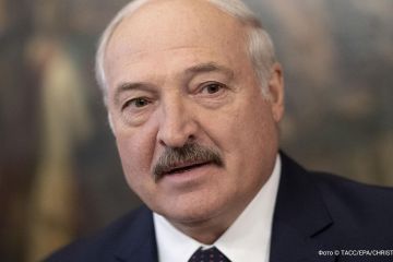 Прощай, экономика! Почему соседи намекают Лукашенко на госпереворот