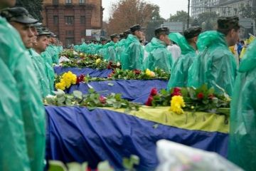 Люди мрут как мухи. Каждый день похороны: Украина сделала последний шаг к самоуничтожению