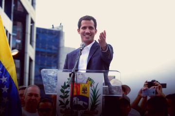 Венесуэльский самозванец хочет устроить в стране «демократию» при помощи России