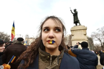Первые шаги по вытеснению русского языка наблюдаются в Молдавии
