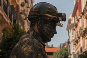 Зеленский продаст Украину с молотка: Ахметову отдали все шахты страны