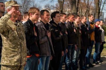 Украинский генерал: никто не идет в армию, мы проваливаем призыв