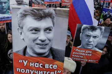 «Двуличный пират»: чешские СМИ накинулись на мэра Праги за появление «площади Немцова»