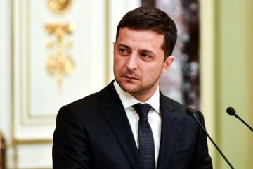 Распад или появление диктатора: на Украине озвучили сценарии для страны после Зеленского