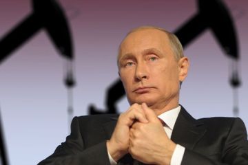 США и Британия накачивают Россию нефтедолларами