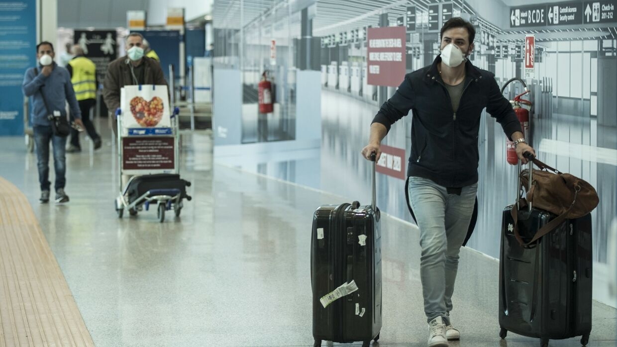 Политолог Жаров допустил неожиданный приход радикалов к власти в США из-за коронавируса