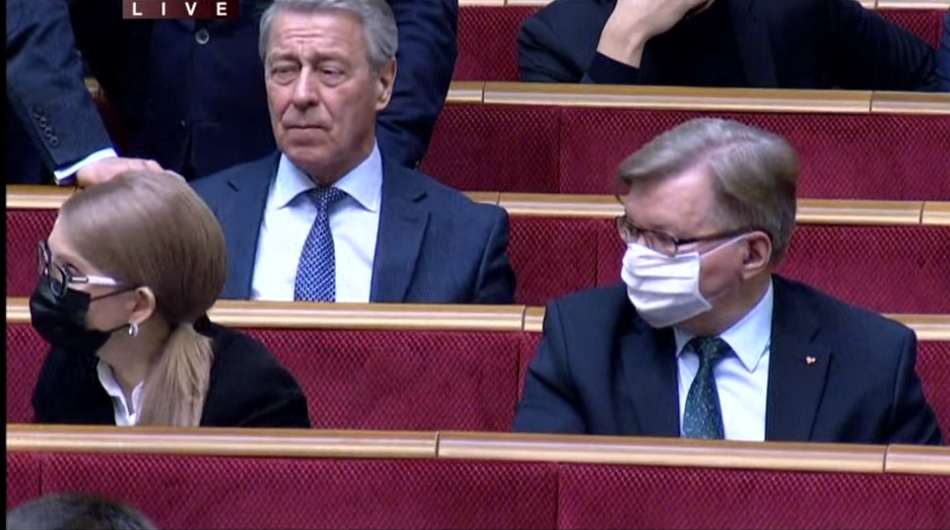 Коронавирус начал косить депутатов: Паника в Верховной Раде