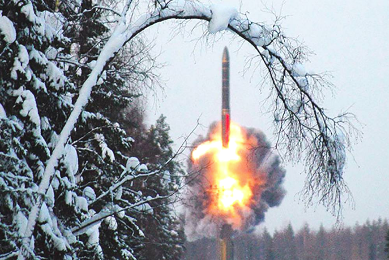 Тополь и гром. РВСН Ярс. Тополь ракета РВСН. Пуск МБР Ярс. Ярс баллистическая ракета.