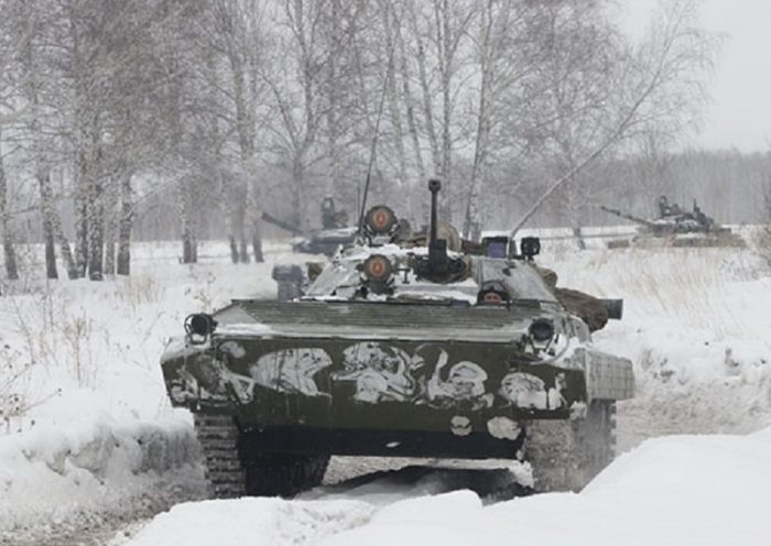 Под Оренбургом «Грады» и гаубицы «Мста-С» обеспечили наступление мотострелков