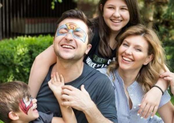 Зеленский увез семью в Швецию на время эпидемии коронавируса