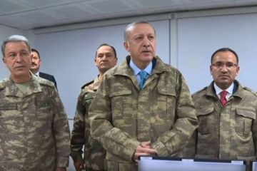 «Блумберг»: Эрдоган направил один пистолет на Запад, а другой держит у собственного виска