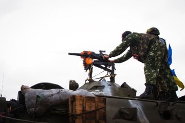 Украинские силовики расстреляли гражданский автомобиль в Донбассе, есть жертвы