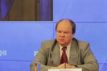 Топорнин: заявление о желании «швырнуть» бомбу на Москву оскорбляет Украину