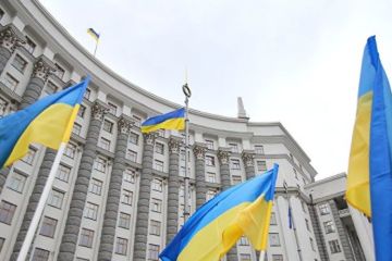 Кунштюк с украинским правительством: беги, Вова, беги