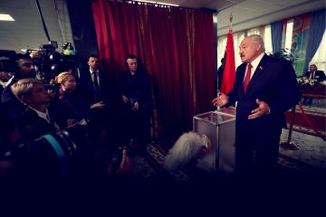 Лукашенко задался целью проиграть президентские выборы