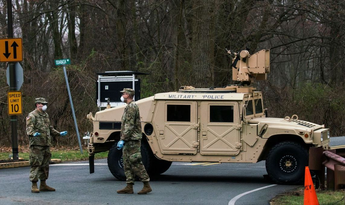 «Под прикрытием коронавируса» американские военные готовят путч