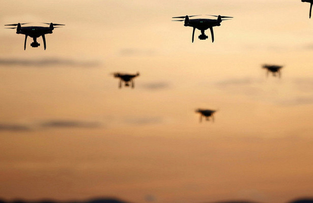 В России потренировались уничтожать рой военных дронов