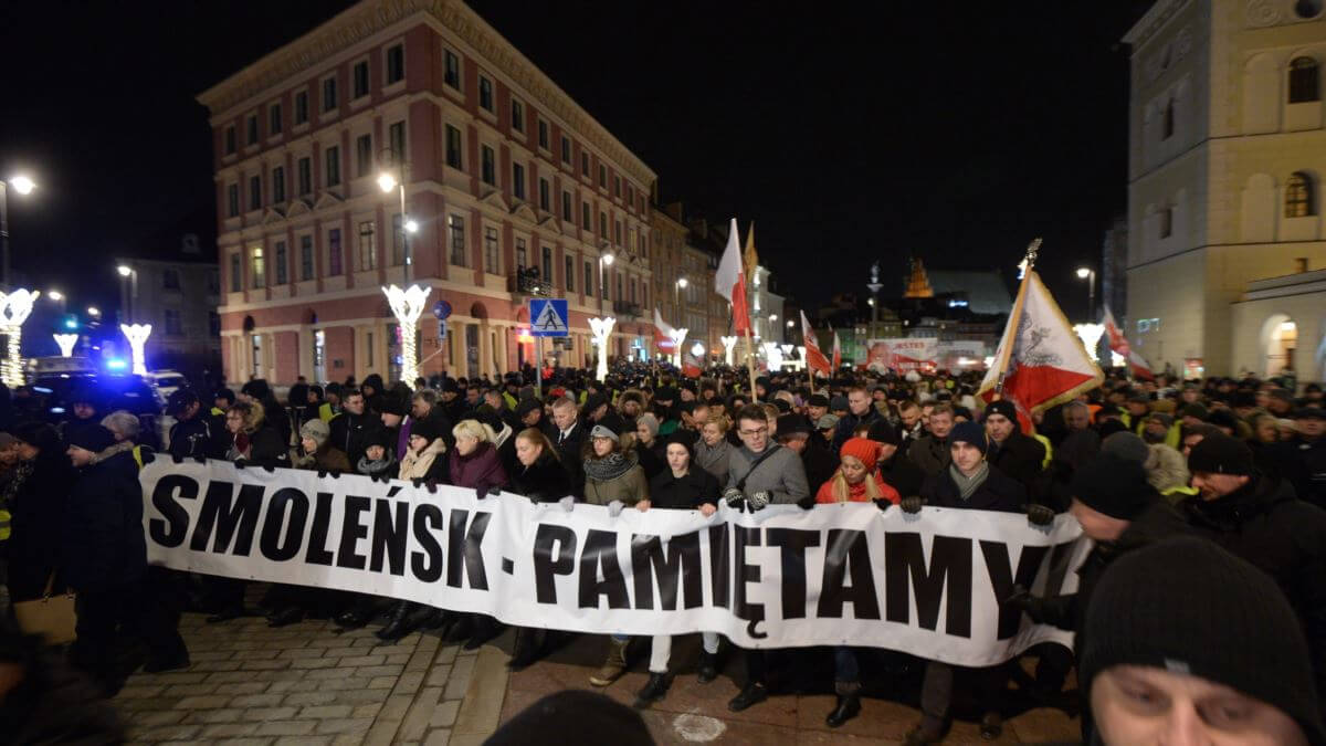 МИД России требует от Польши: Дайте покоя погибшим под Смоленском