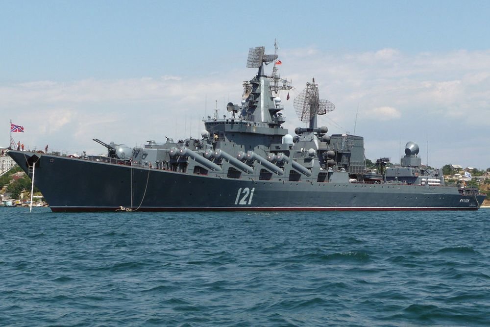 Крейсер "Москва" отправят на встречу с эсминцами США