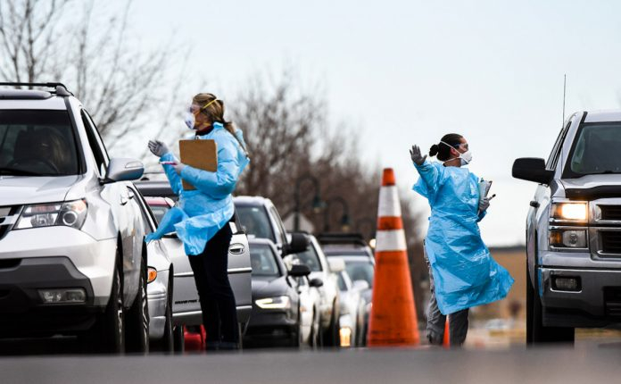 Турция вводит комендантский час из-за угрозы COVID-19
