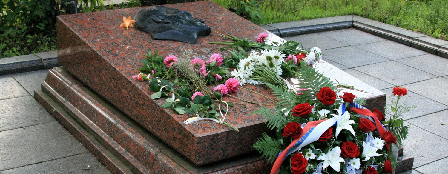 Кощунство: Украина взяла в заложники могилу разведчика Кузнецова