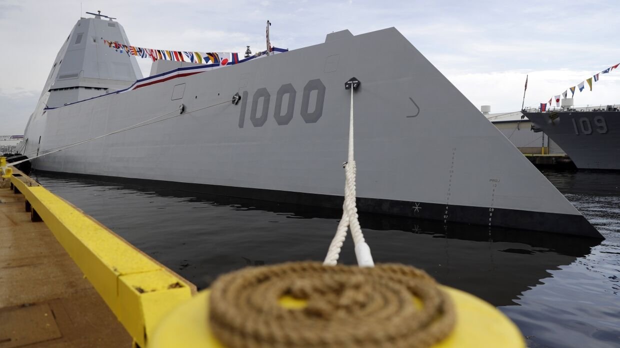 С опозданием на шесть лет ВМС США получили «эсминец будущего», который безнадежно устарел