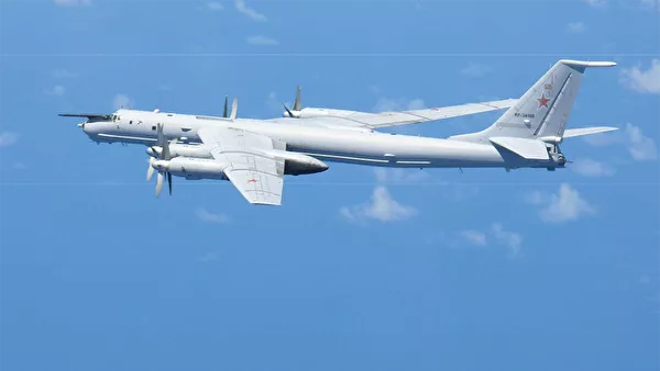 Ту-142 выполнили тренировочные полеты над нейтральными водами