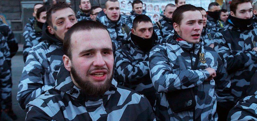 Националисты в Запорожье устроили самосуд девочке-подростку