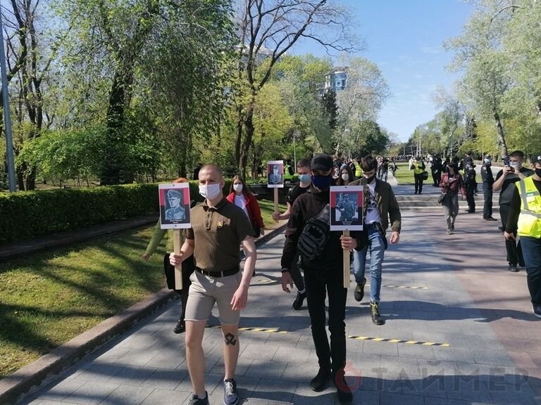 Кеворкян указал на глупость украинских поклонников СС, вышедших 9 мая в центр Одессы