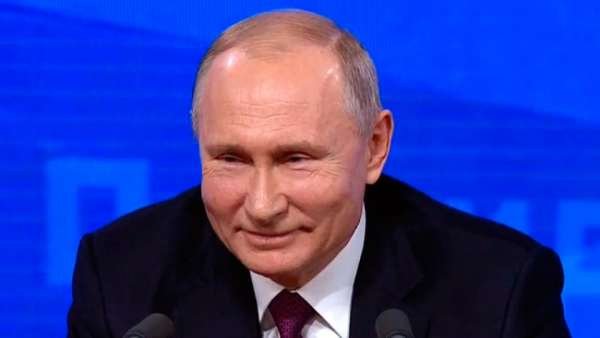 Путин призвал нас гордиться будущим, отринуть «советский» патриотизм и не зацикливаться на прошлом