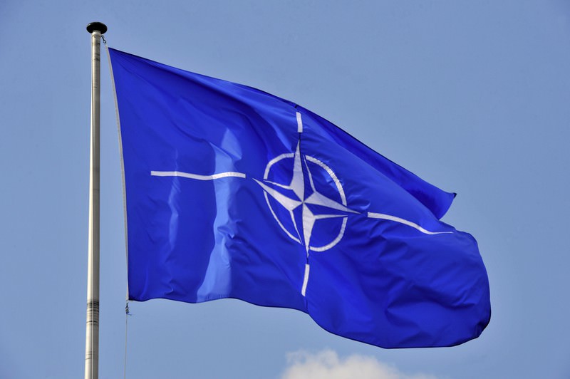 НАТО шантажирует Германию ядерными бомбами и "Искандерами"