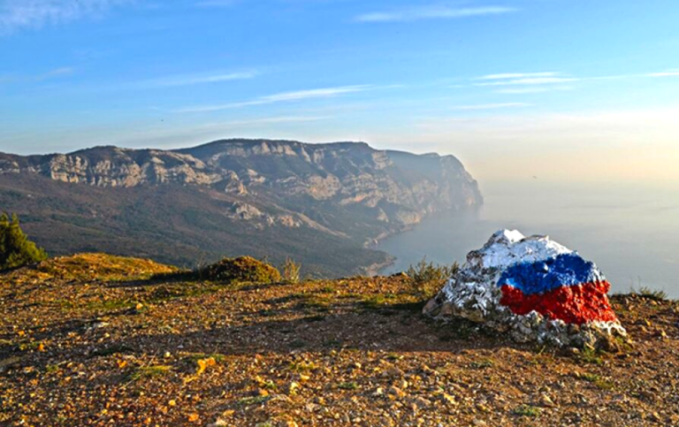 Украинский канал «оставил» родину без Крыма и нарвался на проблемы