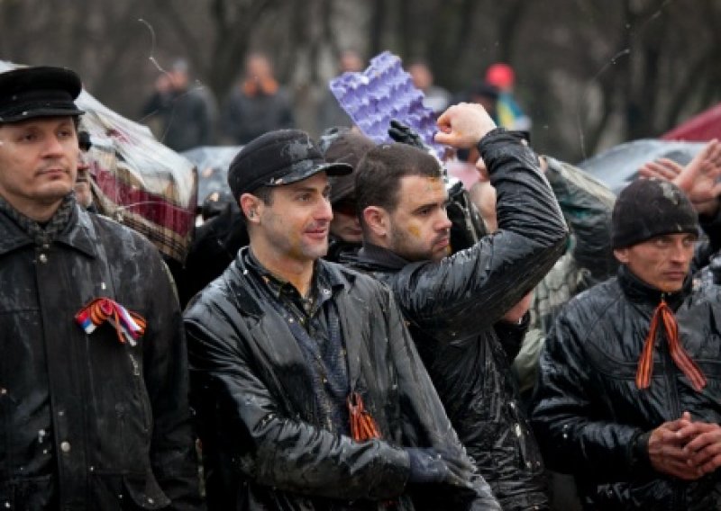 Один из «300 запорожцев», ополченец Агапов, обвиняемый в Москве за избиение националиста, спасён от депортации на Украину