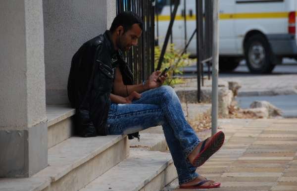 Мигрантов посадят на цифровой поводок. Россияне следующие