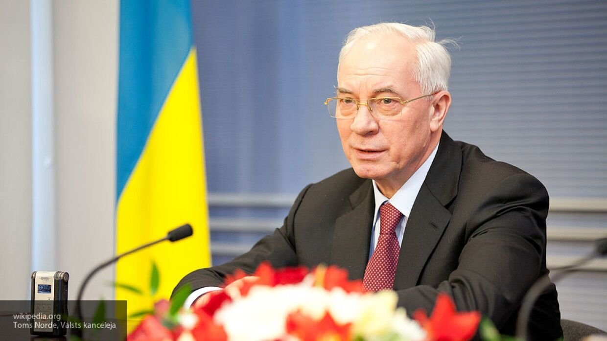 Азаров напомнил националистам, что в составе Украины изначально не было Львова и Крыма