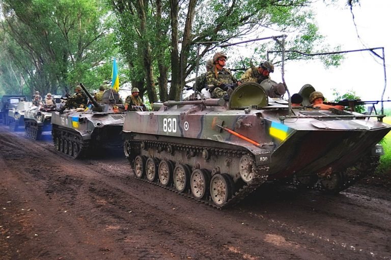 Украина готовит карательную операцию, стянув к Донбассу ударную группировку