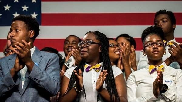 Белый американец должен заплатить и уйти