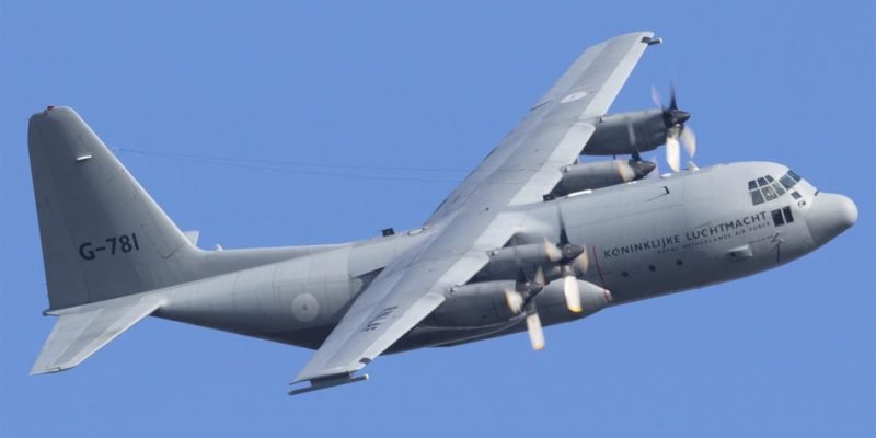 Американцы сбросили крылатые ракеты с транспортника