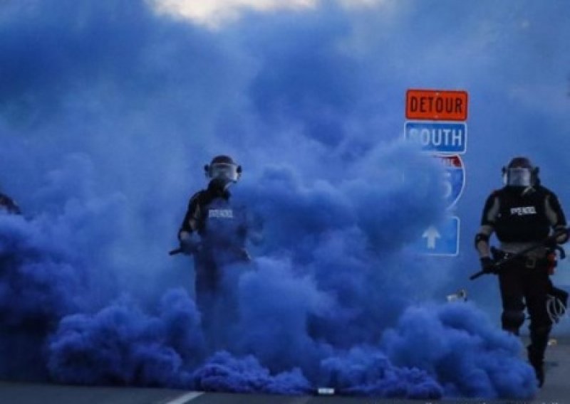 Боевики Байдена поджигают Америку