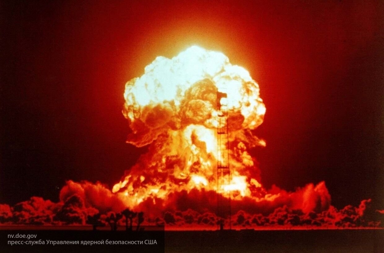 Историк Кнутов предупредил об опасности передачи управления ядерным оружием ИИ