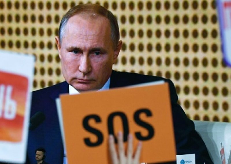 Бюрократический класс показывает Путину зубы настоящей власти