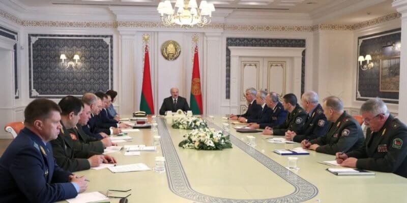 Лукашенко о проведении избирательной кампании: демократия демократией, но беспредела быть не должно