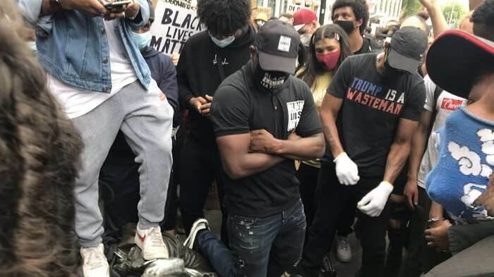 Последователи Флойда захватывают Великобританию и режут мирных жителей как баранов