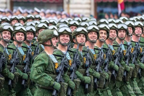 Парад vs Майдан